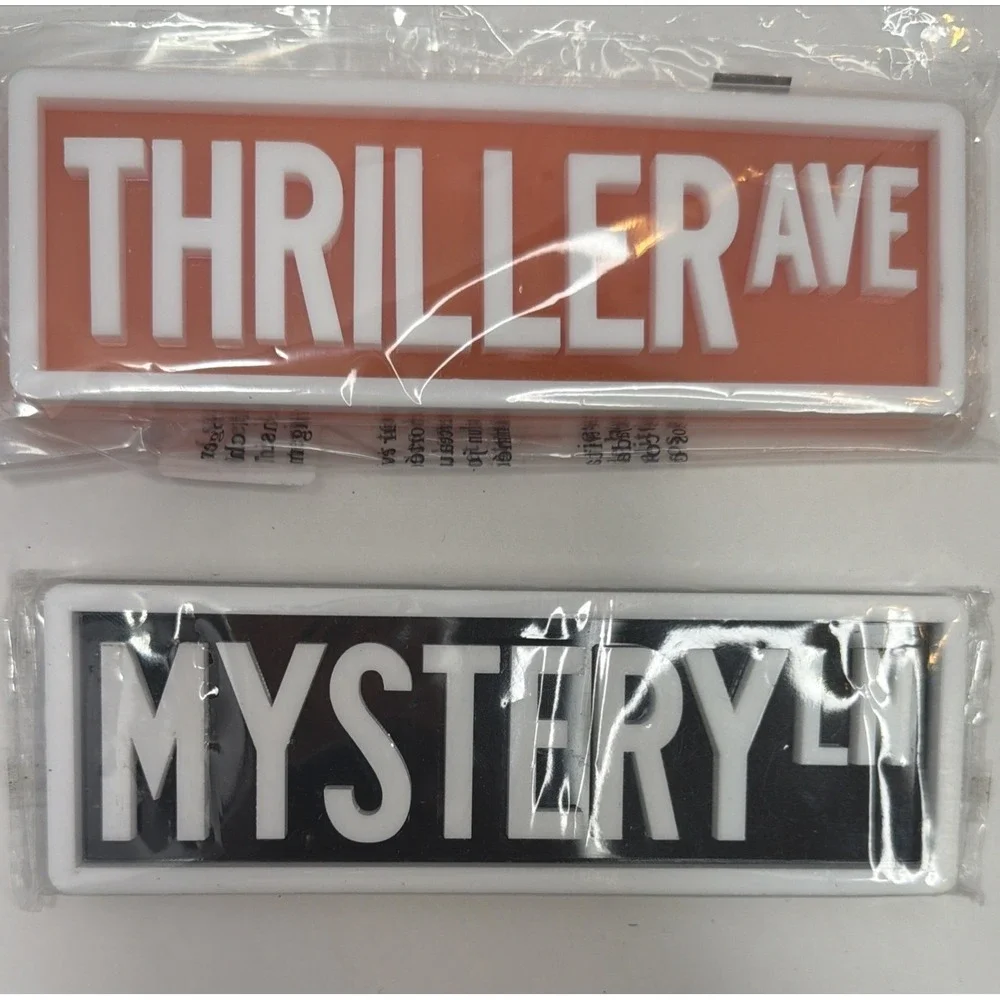 Think Plastic Plaque Thriller Ave & Mystery Ln, Bookshelf Signs Lot Of 2 - NEW